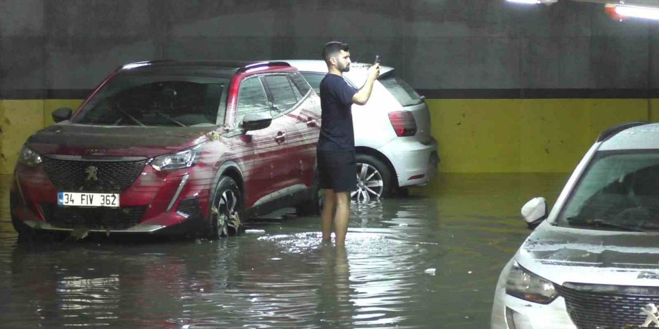 Sultangazi’de Otoparkı Su Bastı: Araçlar Kullanılmaz Hale Geldi
