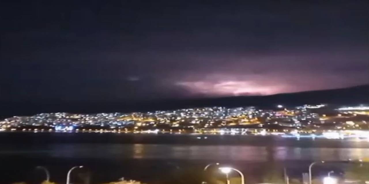 İstanbul’u Aydınlatan Şimşekler Bursa’dan Bile Görüldü