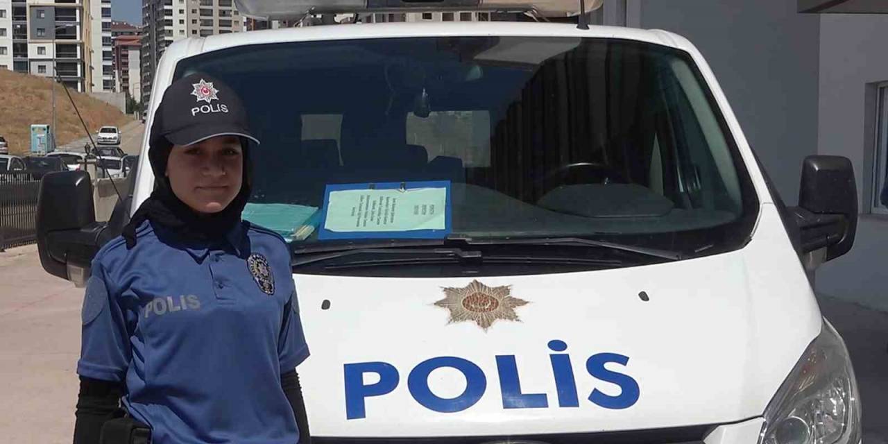 Genç Kızın Polis Olma Hayali Gerçekleşti