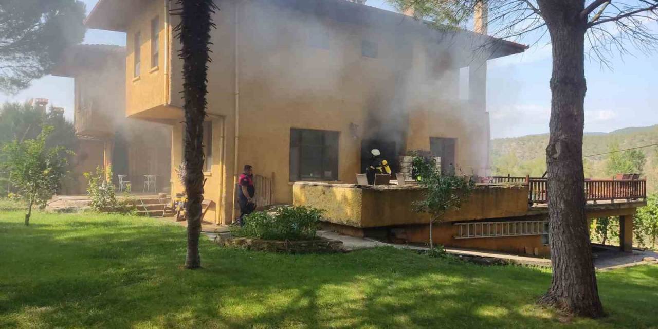 Bilecik’te Villada Çıkan Yangın Söndürüldü