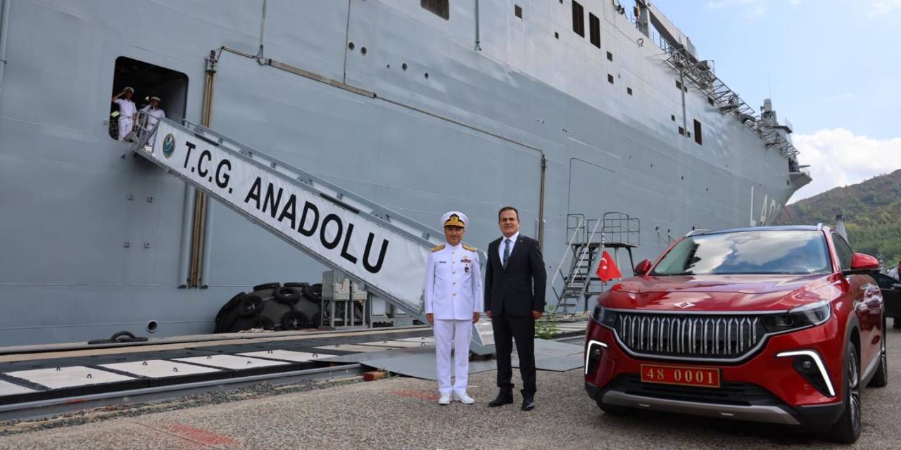 Muğla Valisi Akbıyık Tcg Anadolu Gemisini Ziyaret Etti