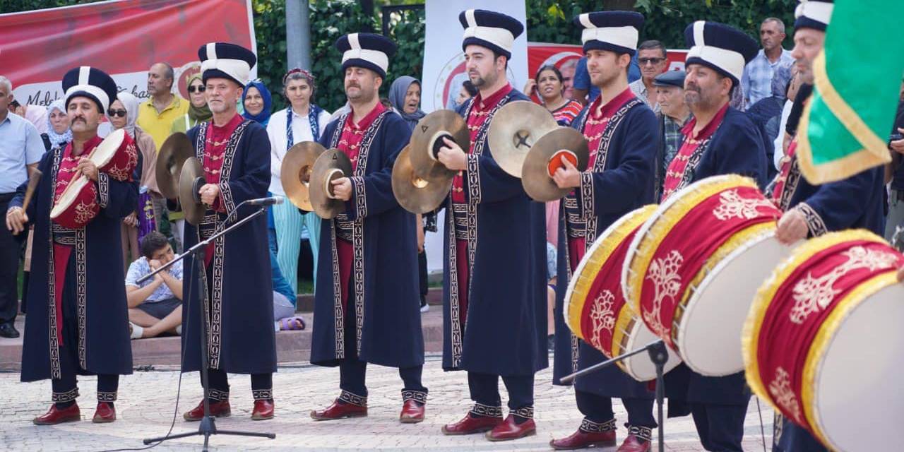 Şeyh Edebali Türbesi’nde Mehteran Eşliğinde Şifalı Pilav İkramı