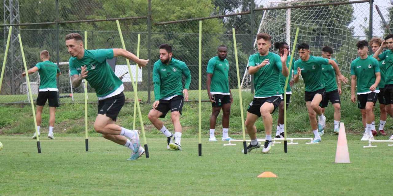 3. Kez Sakaryaspor’un Başına Geçen Şanlı’yla İlk Antrenman