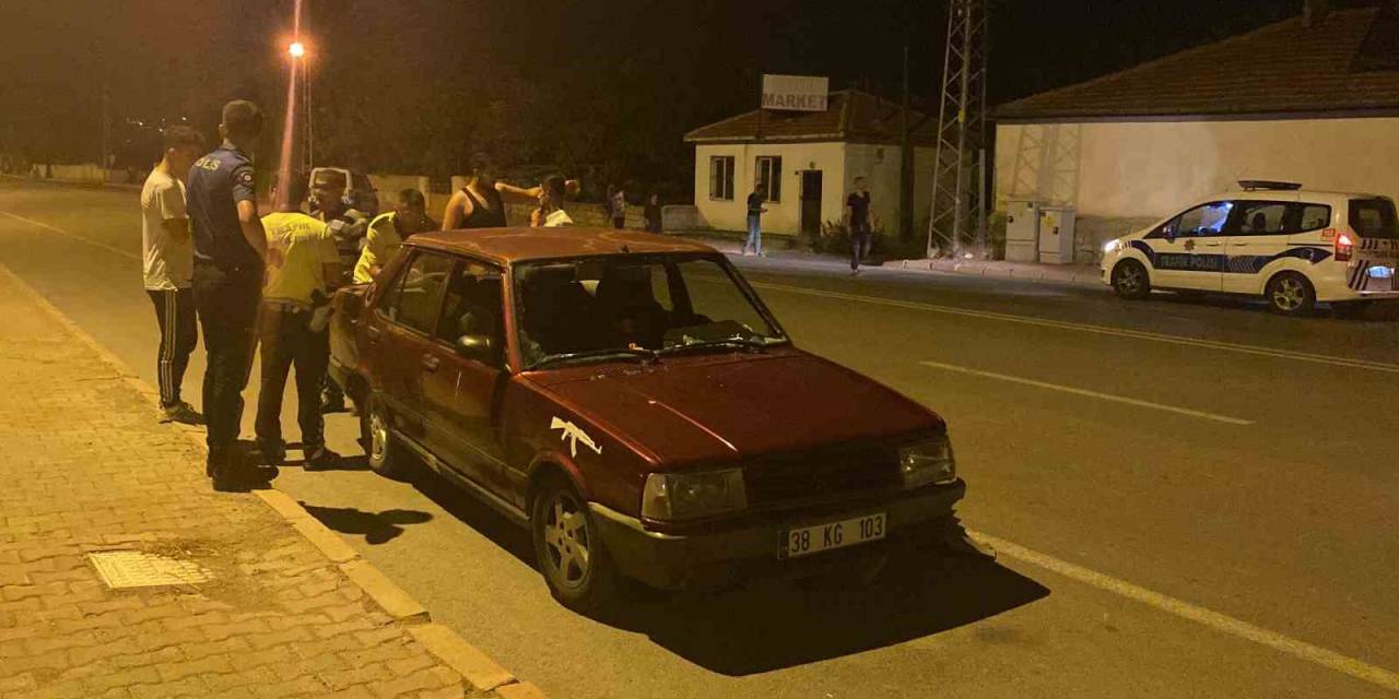 Yayaya Çarpan Sürücü Otomobili Bırakıp Kaçtı: 1 Ölü