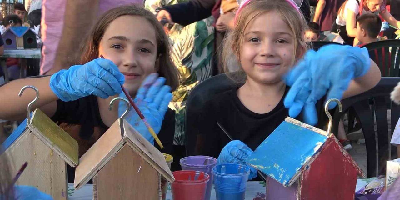 Ellerde Bu Kez Telefon Yerine Boya Fırçası: Çocuklar Kuş Yuvalarını Renklendirdi