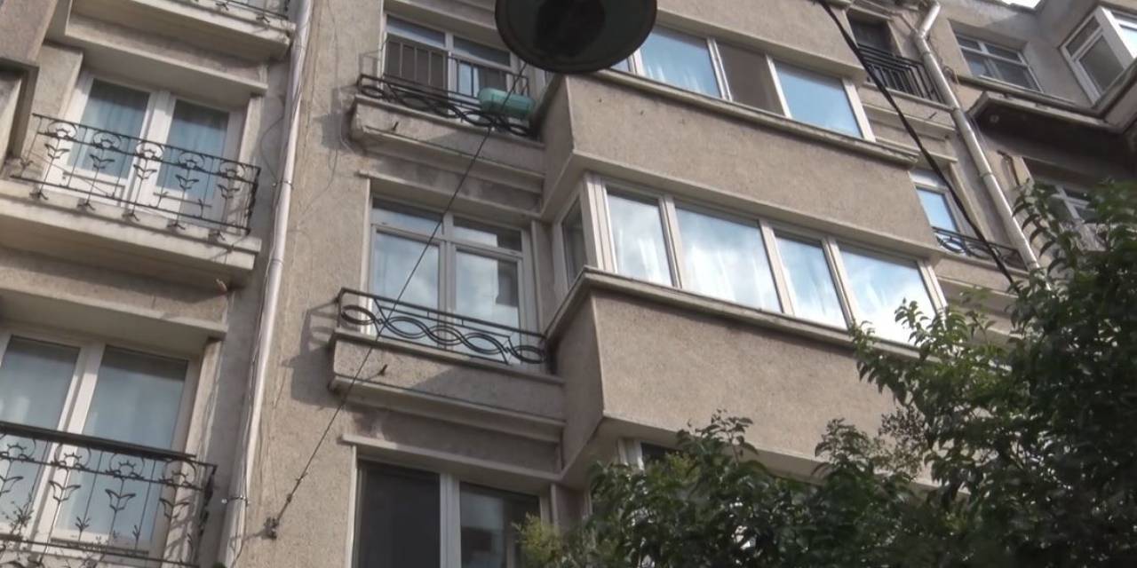 Cihangir’de Korkunç Cinayet: Meyve Bıçağıyla Kardeşinin Boğazını Kesti