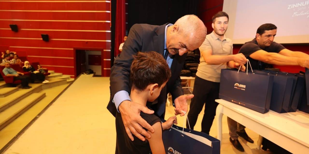 Gebzeli Öğrencilere Kırtasiye Desteği