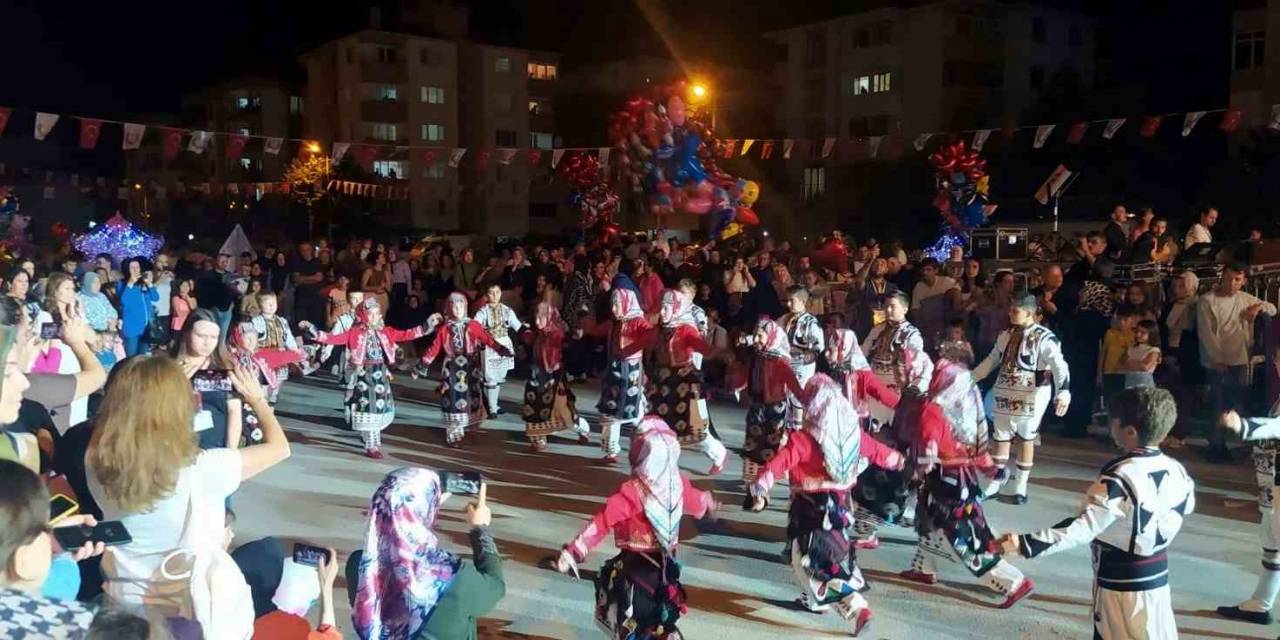 Festivalin Gözdesi Yıldızlar Folklor Ekibi Oldu