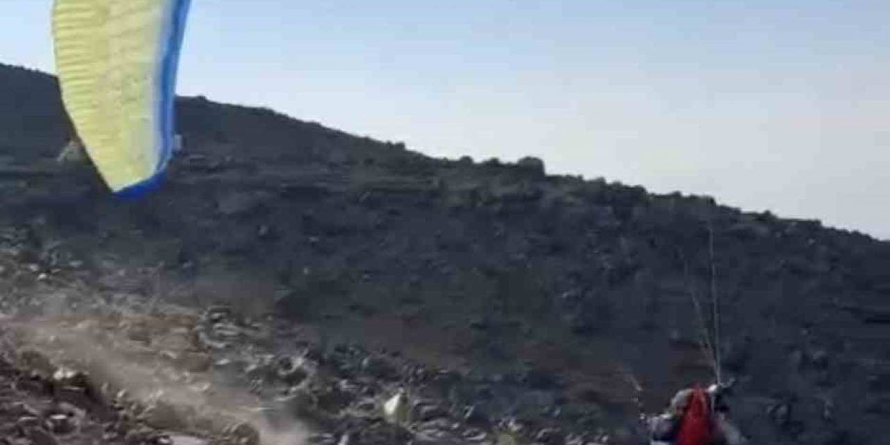 Ağrı Dağı Zirvesinden Yamaç Paraşütü İle İndi