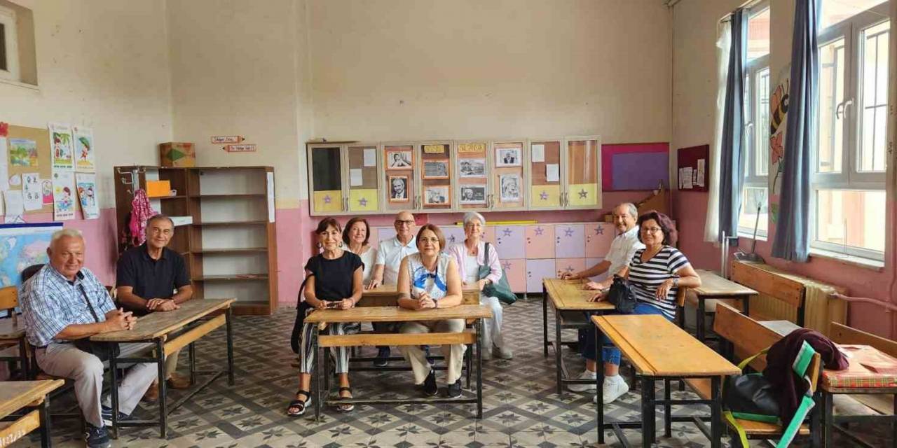 59 Yıl Sonra Okudukları Okulda Buluştular