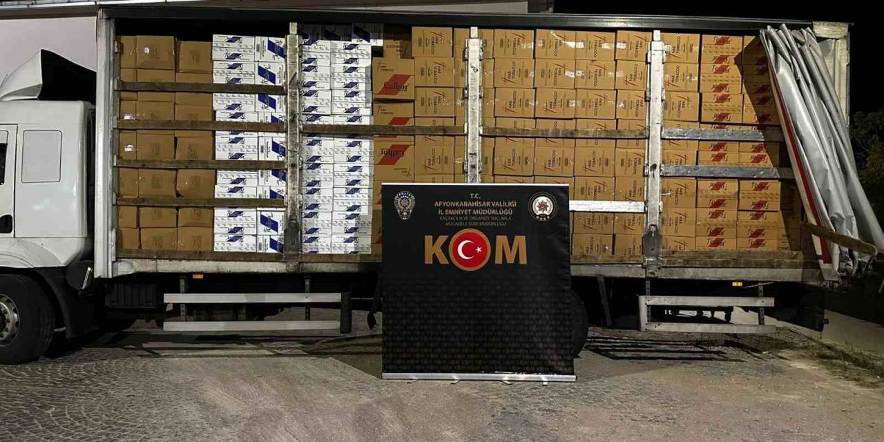 Polis 7 Milyon 130 Bin Adet Kaçak Boş Makaron Ele Geçirdi