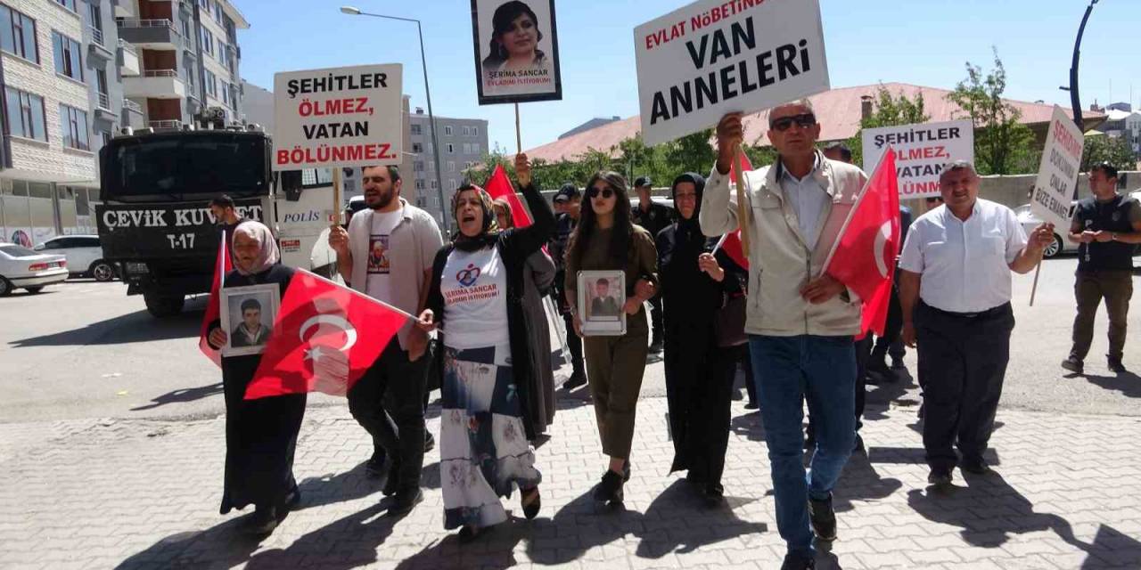 Evlat Nöbetindeki Anne: “Çocuklarımızı Alana Kadar Mücadelemizi Sürdüreceğiz”