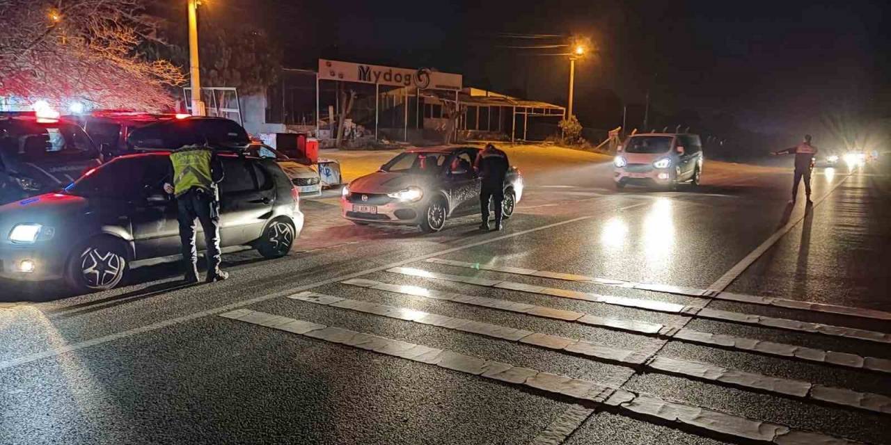 Aydın’da Jandarma Ağustos Ayında 57 Bin Aracı Kontrol Etti