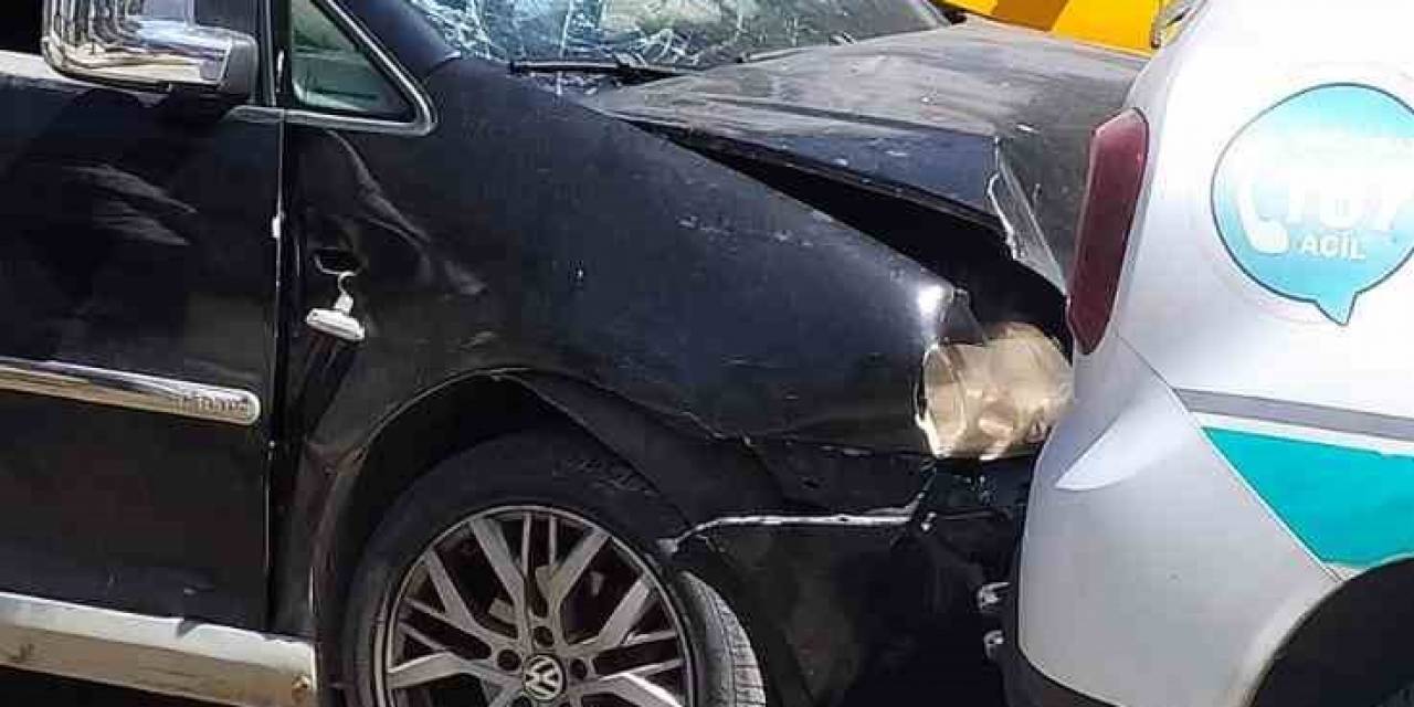 Şırnak’ta Kırmızı Işıkta Zincirleme Kaza: 2 Yaralı