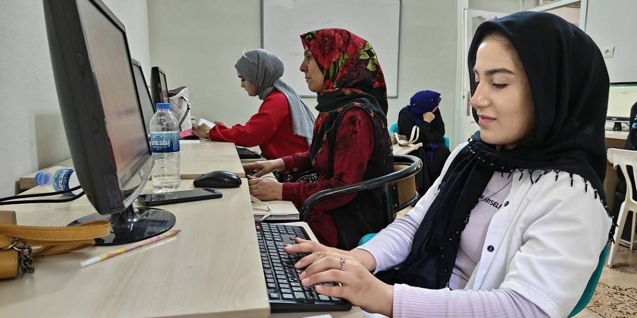 Eyyübiyeli Kadınlar Kurslarda Değişim Yaşıyor