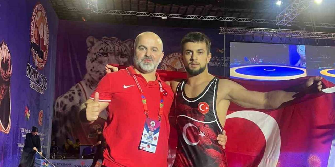 Sakarya Büyükşehirli Güreşçi Dünya Şampiyonu Oldu