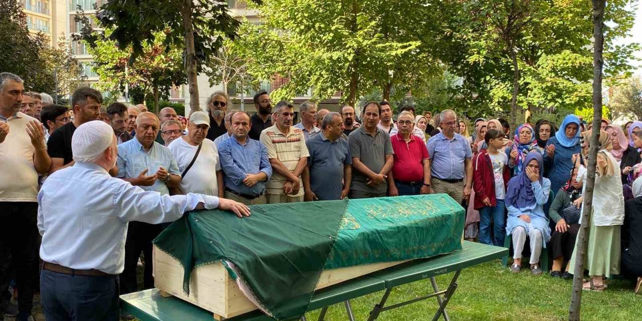 Kırklareli’ndeki Selde Hayatını Kaybeden Raile Şimşek İçin Kartal’da Cenaze Namazı Kılındı