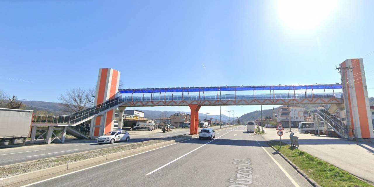 Üst Geçitten Bisikletiyle Düşen Çocuk Yaralandı