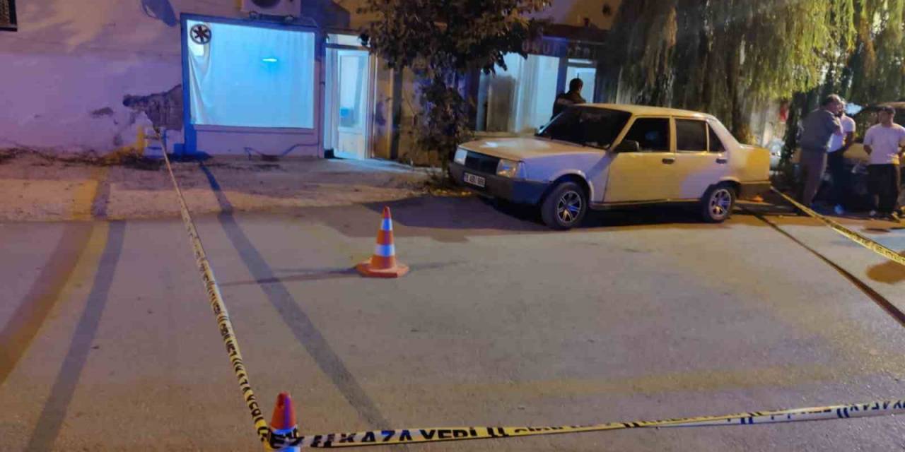 Kıraathanede Tüfekle Dehşet Saçtı: 2 Yaralı