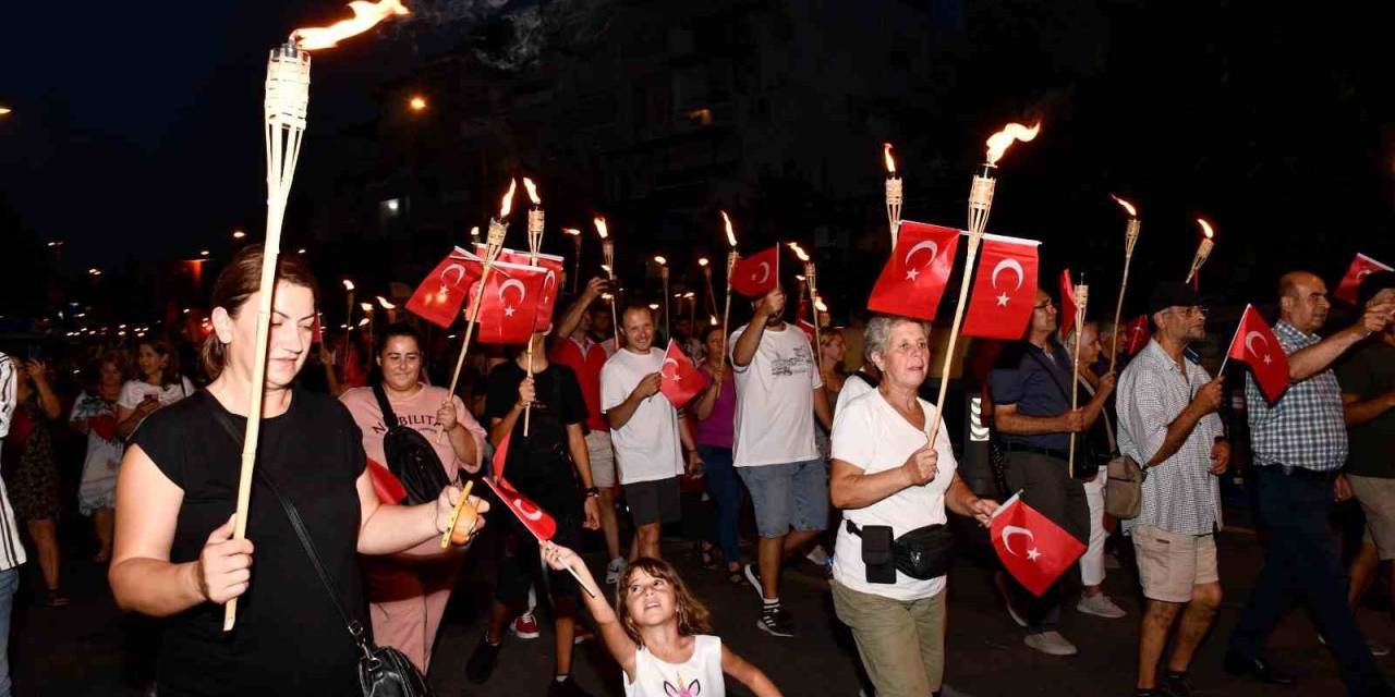 Kuşadası’nda Kurtuluşun 101’inci Yılına Coşkulu Kutlama