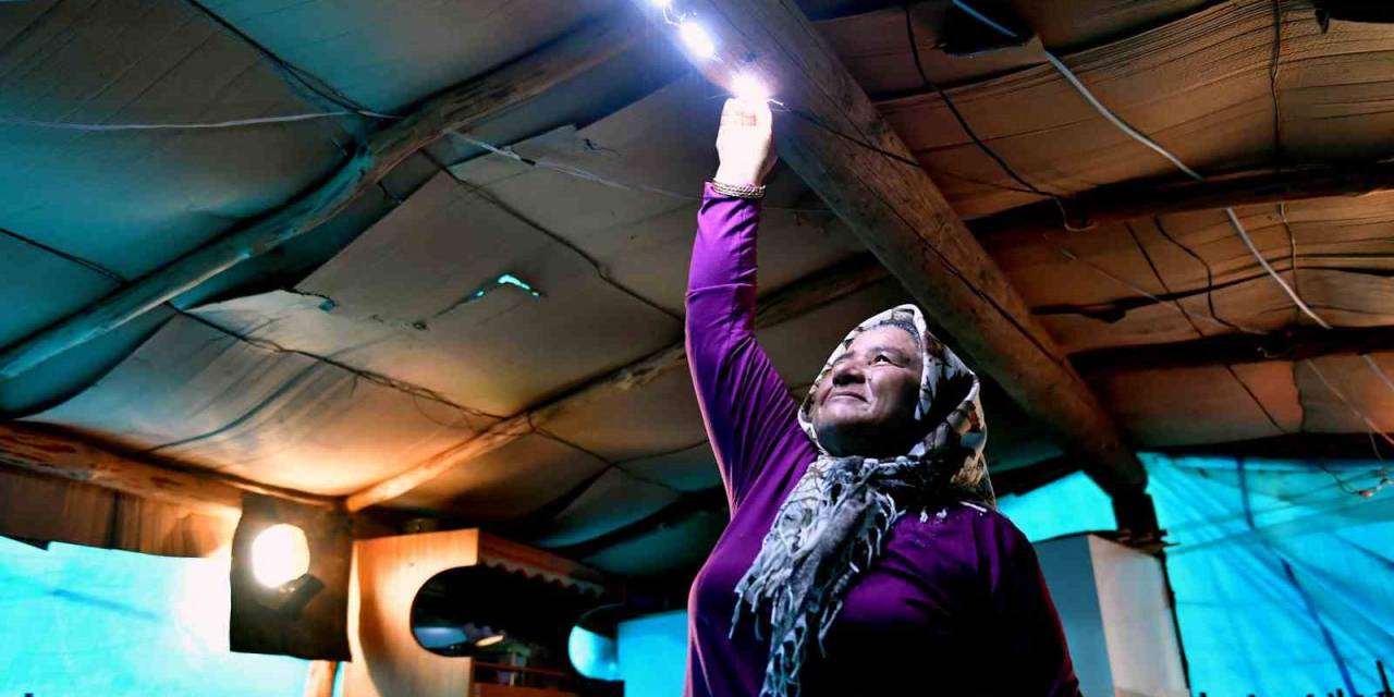 Mersin’de Yörüklere Güneş Paneli Desteği