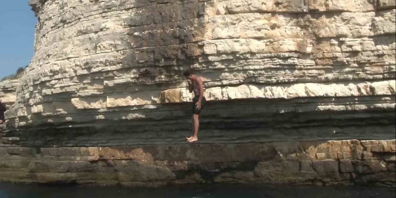 Kayalıklardan Ölümüne Atlayış