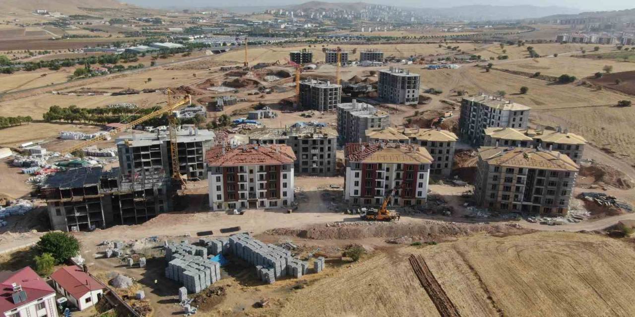 Elazığ’da Kalıcı Konutların 13’üncü Bloğu Tamamlandı