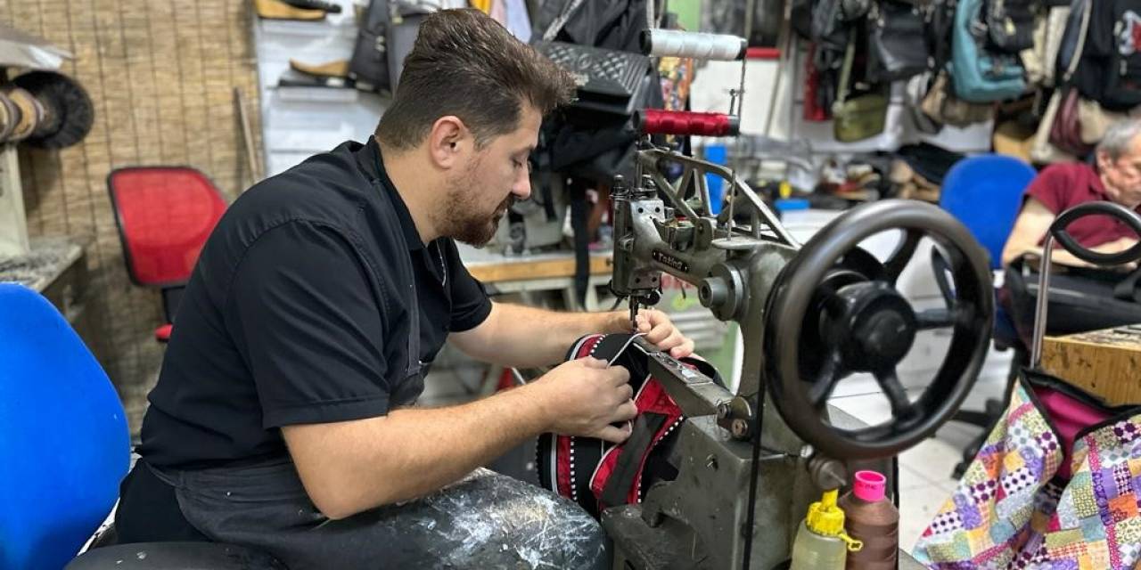 Yeni Sezon Öncesi Ayakkabıcılarda Okul Çantası Ve Valiz Yoğunluğu