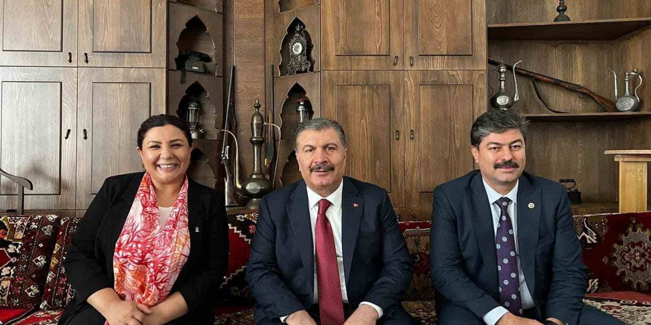 Ak Parti İl Başkanı Ünsal: "Kanser Tedavisi Yapan Hekimler Artık Kırşehir’de Hizmet Verecek"