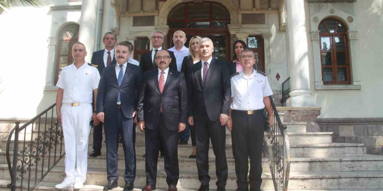 Vali İsmail Ustaoğlu’ndan İlk İlçe Ziyareti Edremit’e