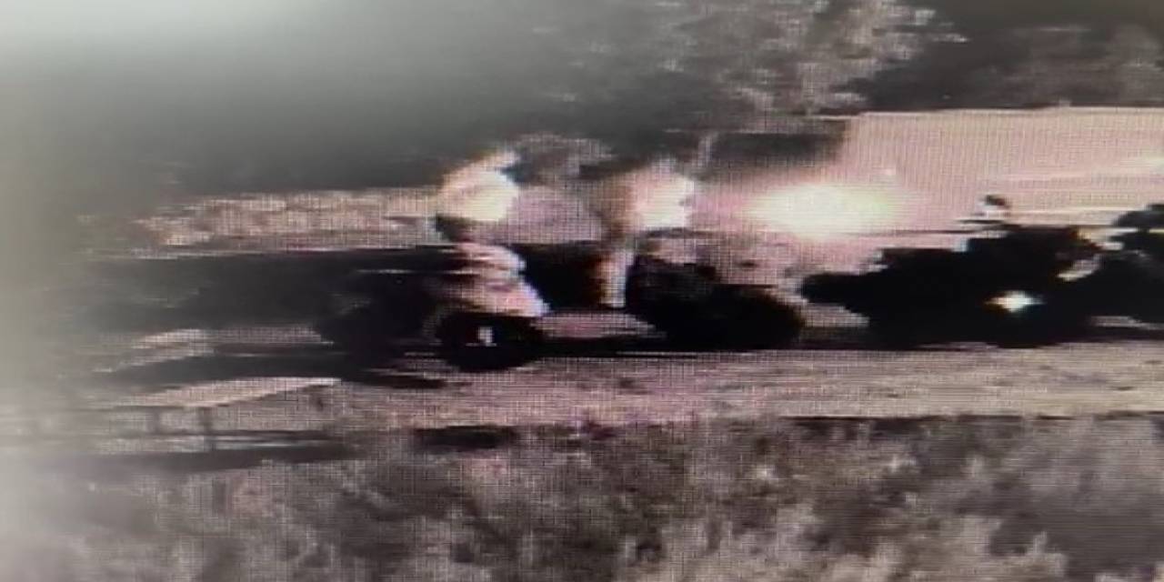Motosikleti Kamyonete Yükleyip Götürdü