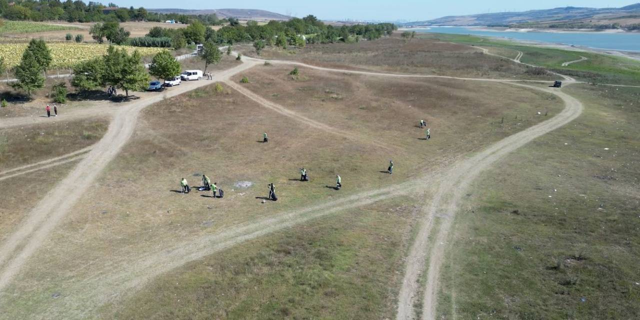 İstanbul’daki Baraj Havzalarından Haftada 100 Ton Çöp Toplanıyor