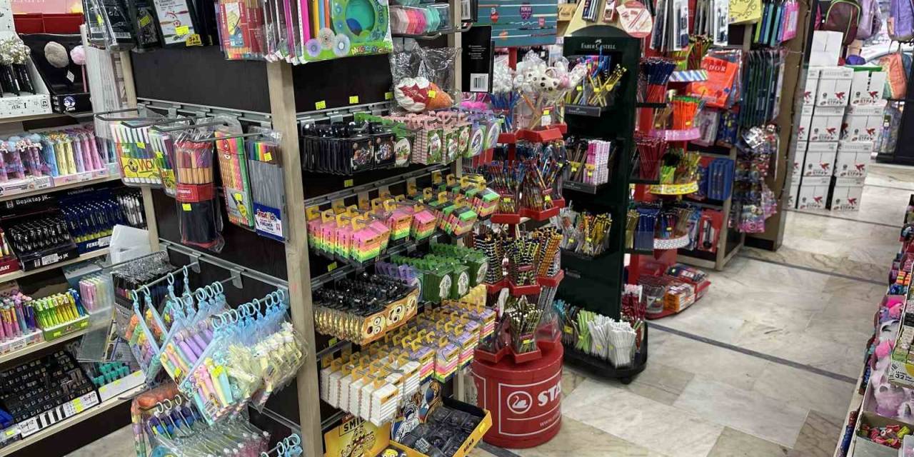 Okulların Açılmasına Sayılı Günler Kala Veliler Son Alışverişini Yapıyor