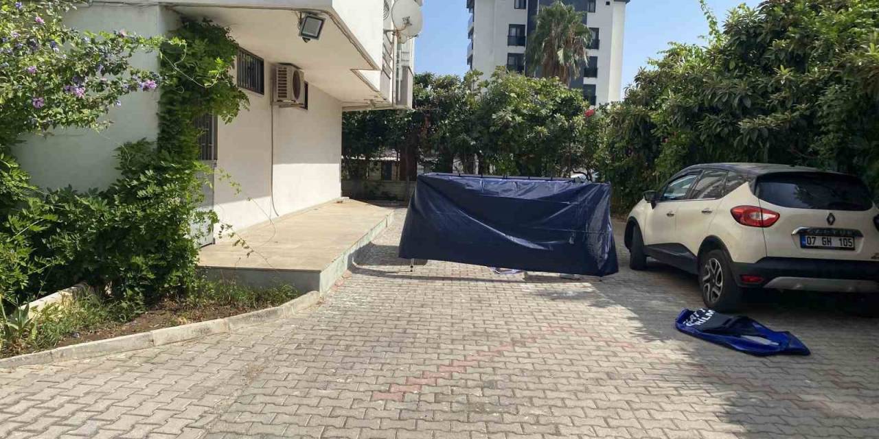 Demre Eski Belediye Başkanı Adnan Genç’in Site Bahçesinde Cansız Bedeni Bulundu