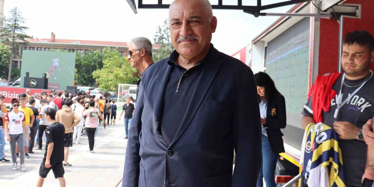 Tff Başkanı Büyükekşi’den Maç Öncesi Forma Çağrısı