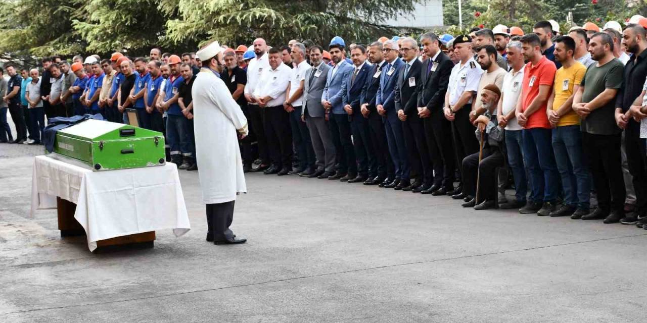 Kardemir’de 30 Metre Yükseklikten Düşerek Ölen İşçi Toprağa Verildi
