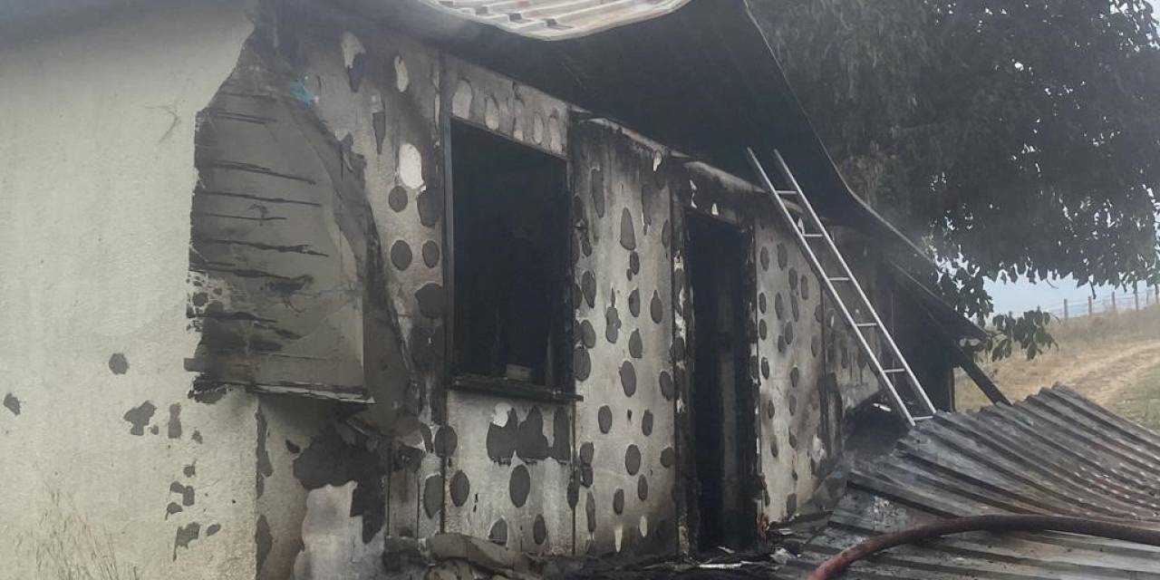 Bolu’da Tek Katlı Ev Alev Alev Yandı