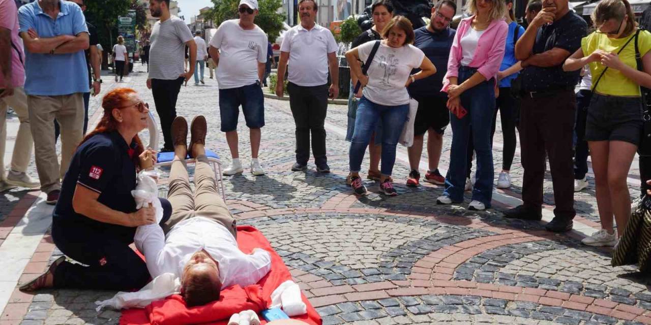 Uygulamalı İlkyardım Eğitimine Vatandaşlardan Yoğun İlgi