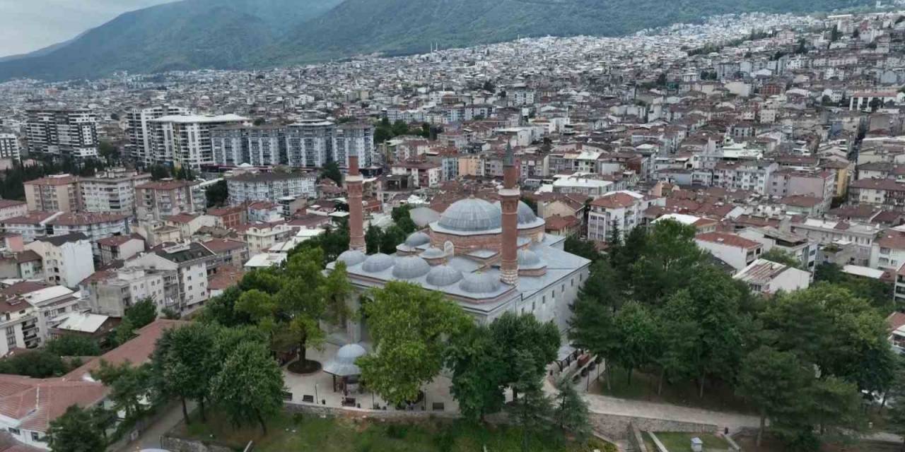 Bu Caminin İçine Sinek Giremiyor