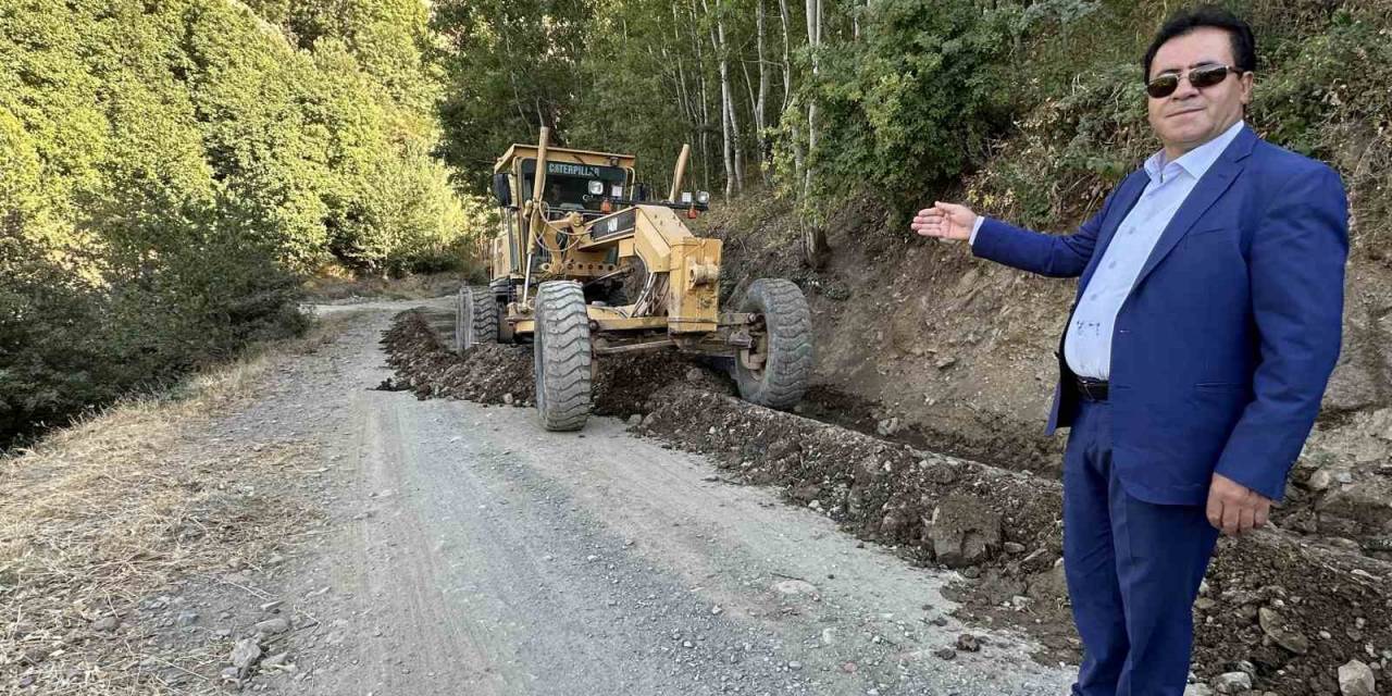 İran Sırındaki 4 Köyde Yol Genişletme Çalışması