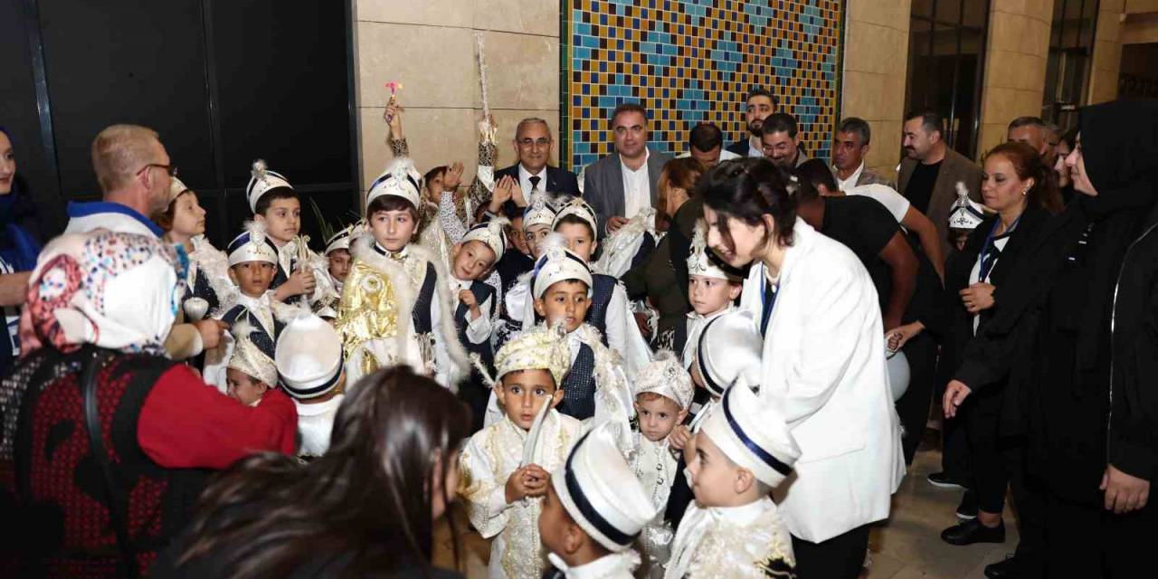 Kütahya Belediyesi 72 Çocuk İçin Toplu Sünnet Şöleni Düzenledi