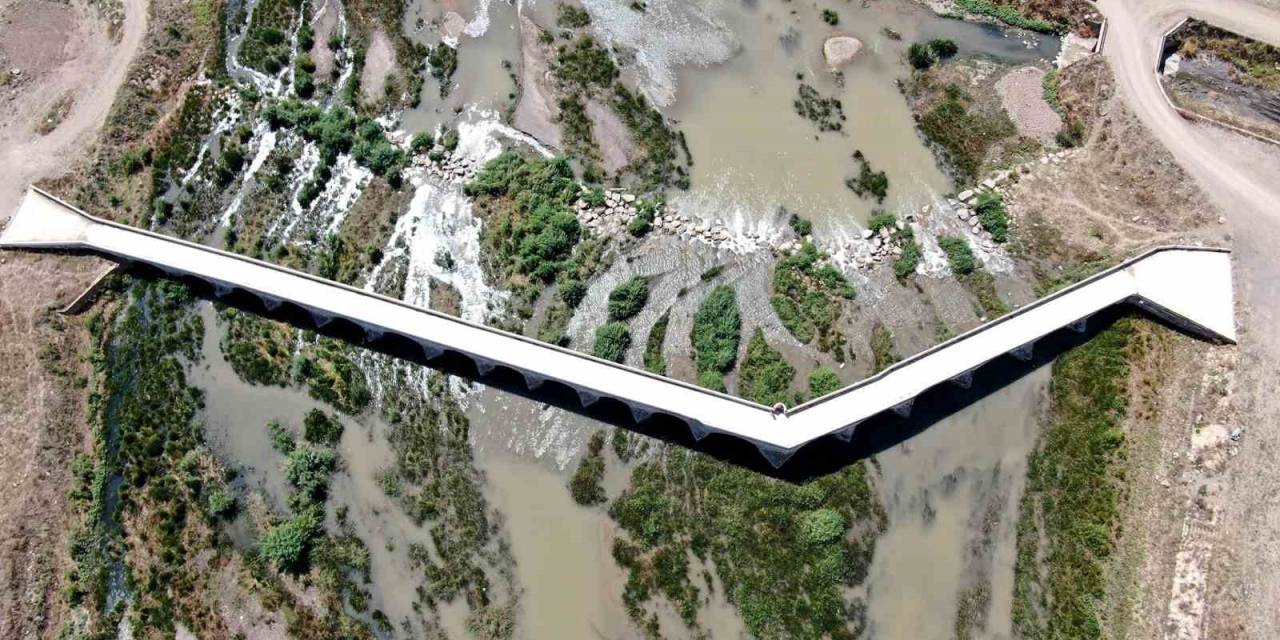 Kuraklık Etkili Oldu, Kızılırmak Otluğa Döndü