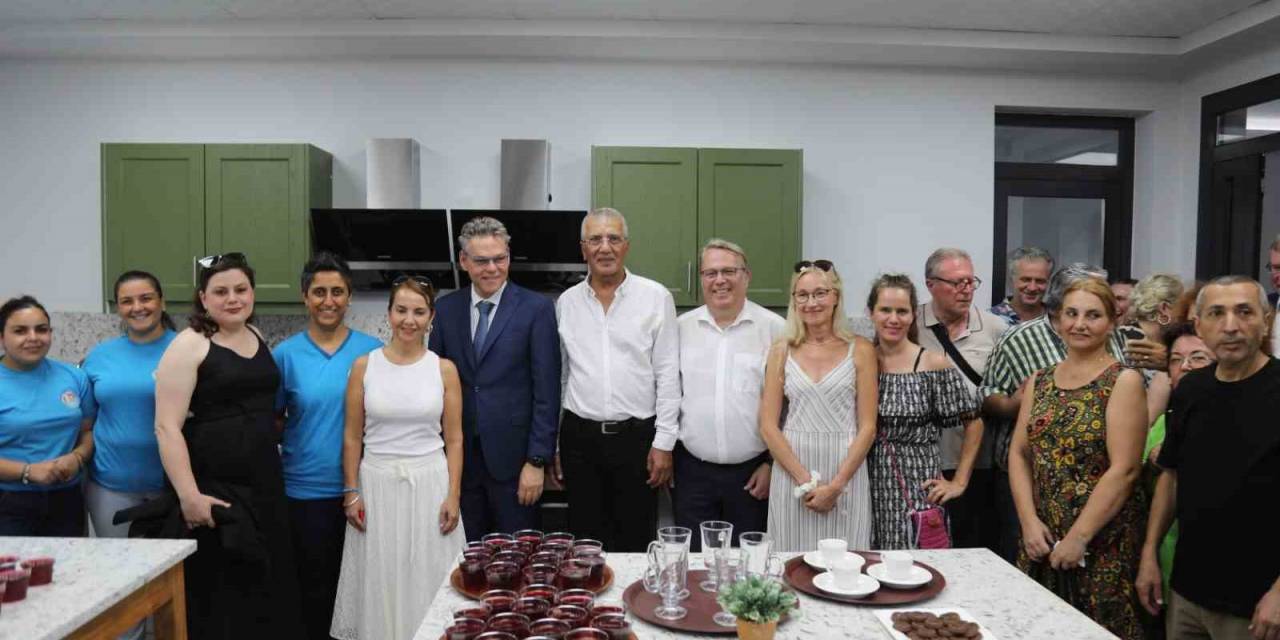 Mezitli’de Mutlu Yaşam Merkezi Açıldı