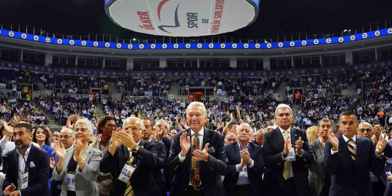Atatürk Stadyumu Önergesi Ayakta Alkışlandı