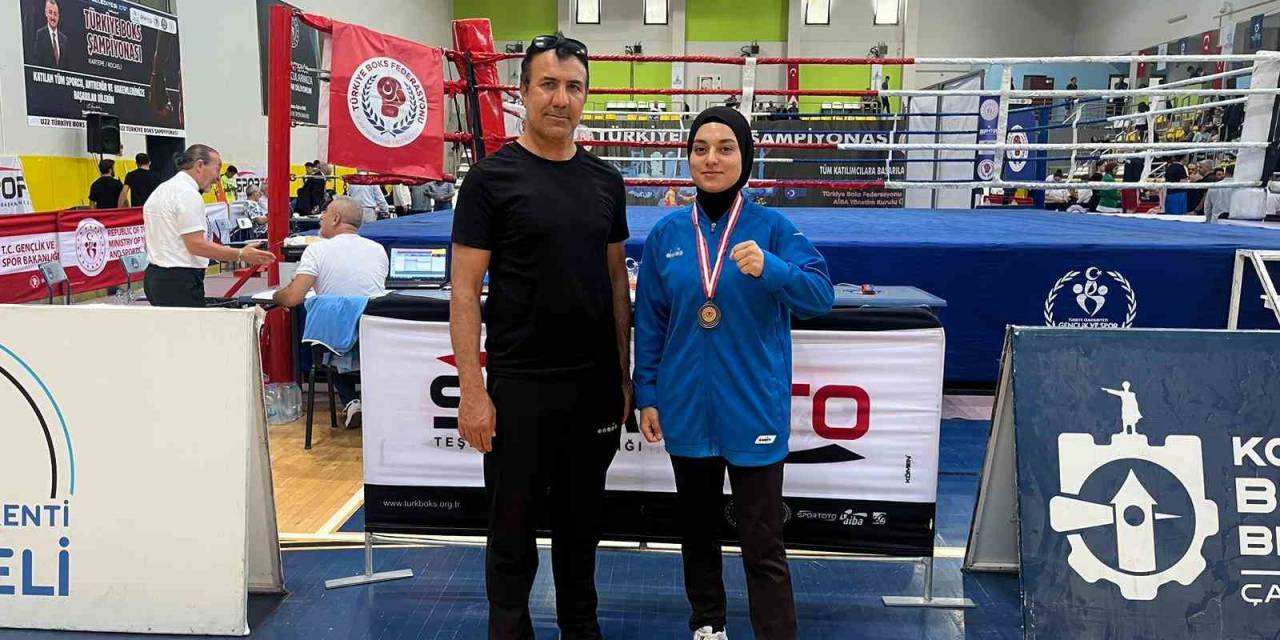 Depremzede Boksör Türkiye Üçüncüsü Oldu