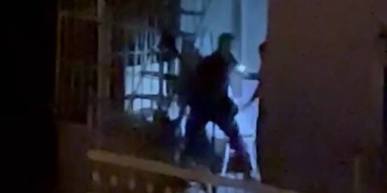 Polis 2 Saat Kovaladı, Hırsız Balkonda Yakalandı