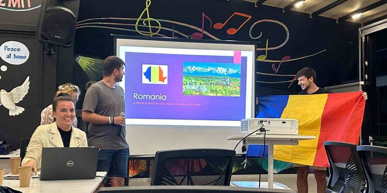 8 Farklı Ülkeden Genç Uluslararası Kültür Gecesinde Buluştu