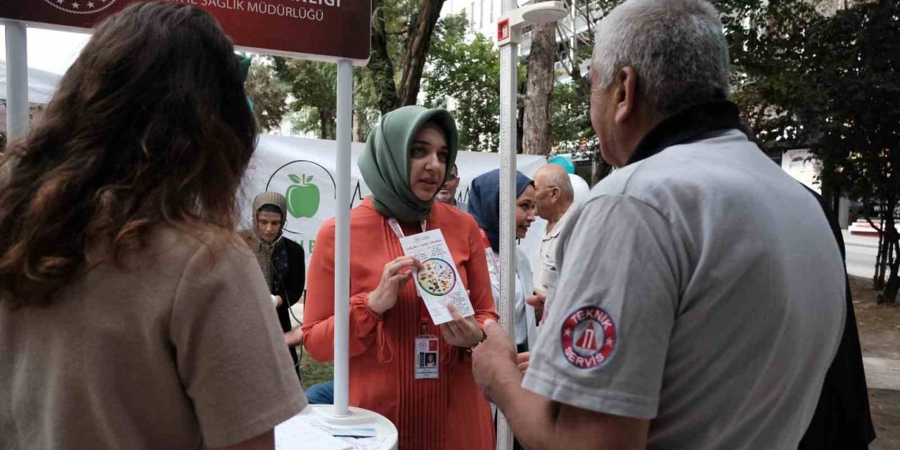 Halk Sağlığına Stantlı Farkındalık