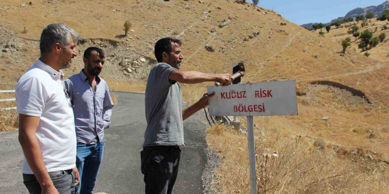 Sahibini Isıran At Kuduz Çıktı, Köy Karantinaya Alındı