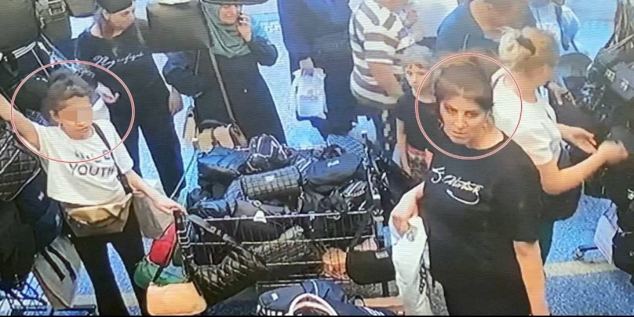 Anne Ve Küçük Kızının Organize Çanta Hırsızlığı Kamerada